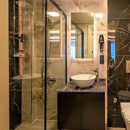 فندق Karakoy Prive 3*